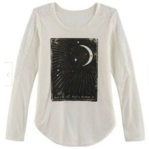 Girl's Mudd Pieced Lace Graphic Tee Color: Egret Sky, Size: 10